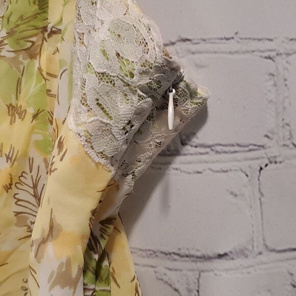 Ann Taylor Loft yellow and green lace trim spaghetti strap tank top - Picture 4 of 9